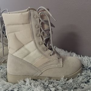 URBAN OUTFITTERS COMBAT BOOTS